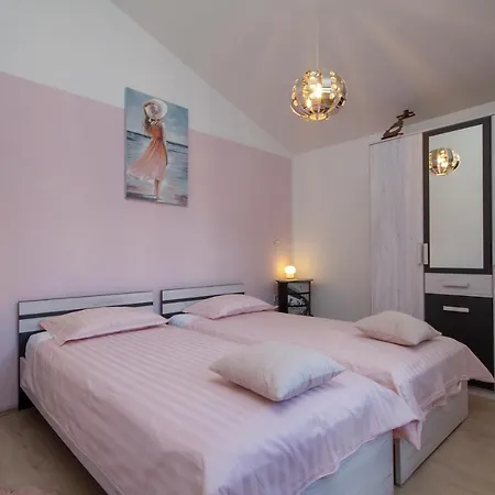 Magic Apartment *
